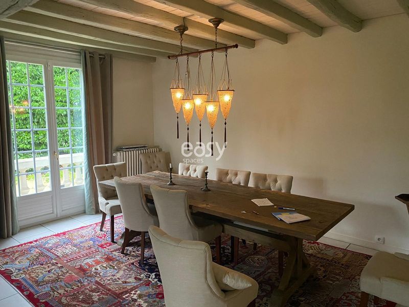 Unusual and Remarkably Unique Filming Location in Paris, France